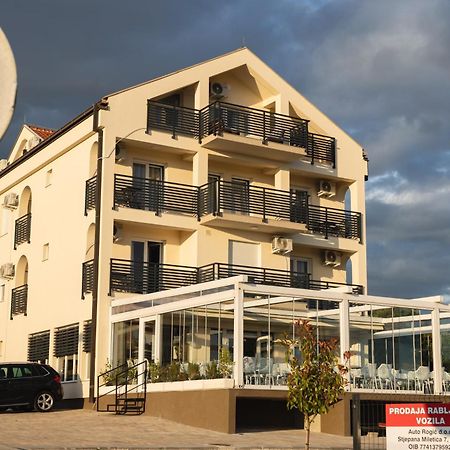 D8 B&B Zara Esterno foto